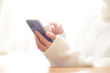 スマホの行動履歴で浮気を突き止める！確実な情報収集のコツとは？