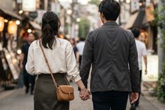 婚約者が住まいを見せたがらない理由とは？相手の住まいを確認する方法と注意したい言動